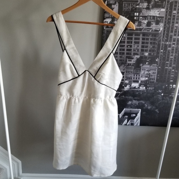 H&M retro vintage style short ivory dress - Picture 4 of 4